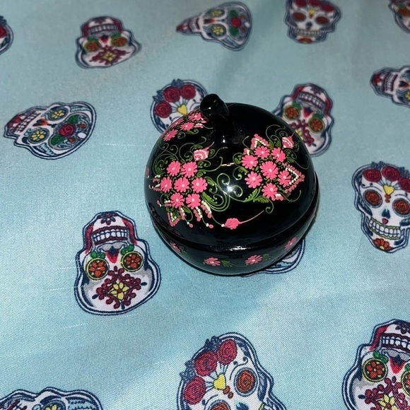Siamese Lacquerware Hand Painted Trinket Round Box with Lid Jewelry - Picture 1 of 1